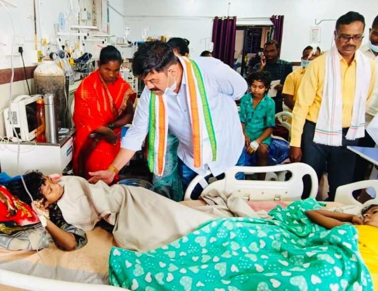 विक्रम मंडावी ने सिस्टम को बताया बच्ची की मौत का ज़िम्मेदार