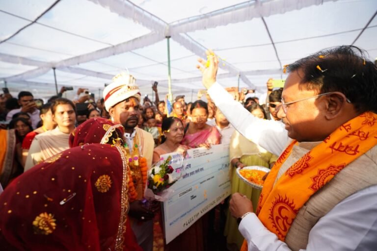 गायत्री मंत्र मानव जीवन को ऊर्जावान और संस्कारित बनाते हैं: मुख्यमंत्री श्री विष्णु देव साय